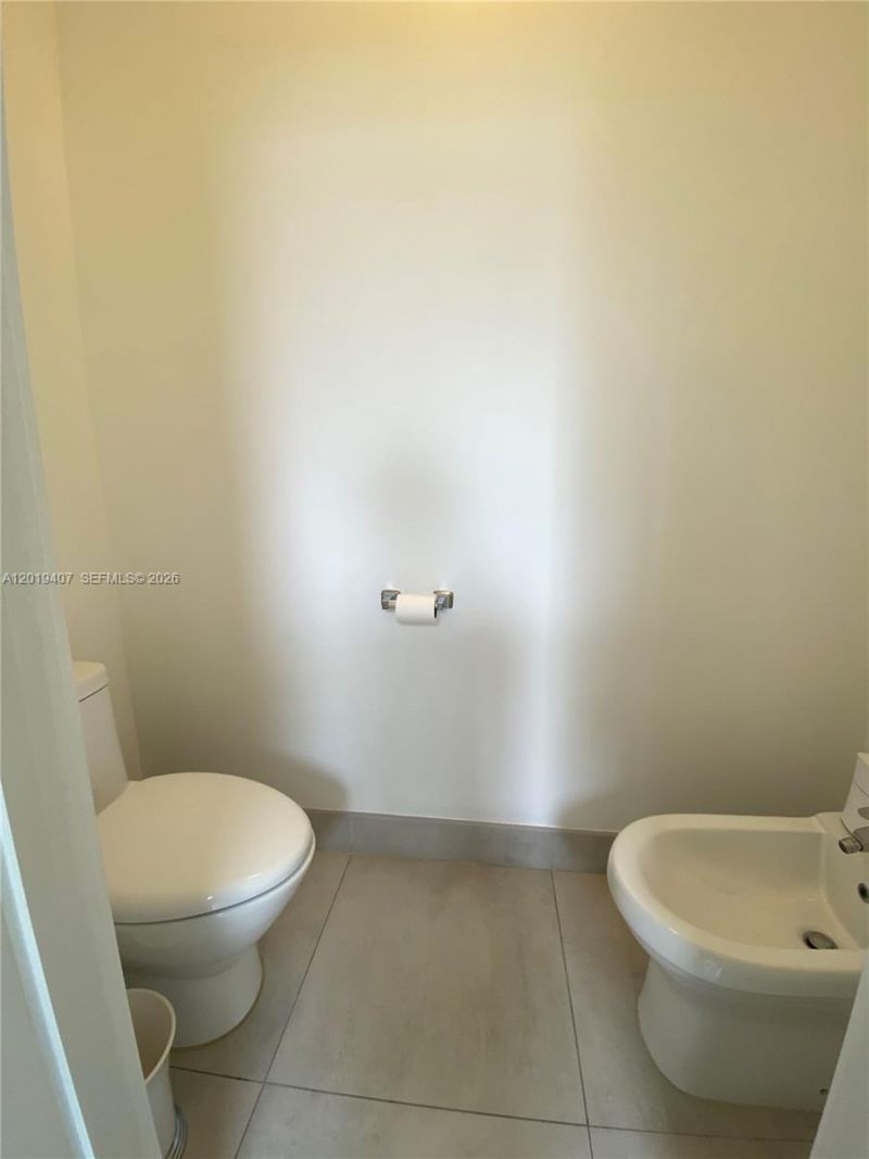 10241 NW 71st Ter , Doral, FL 33178 Photo