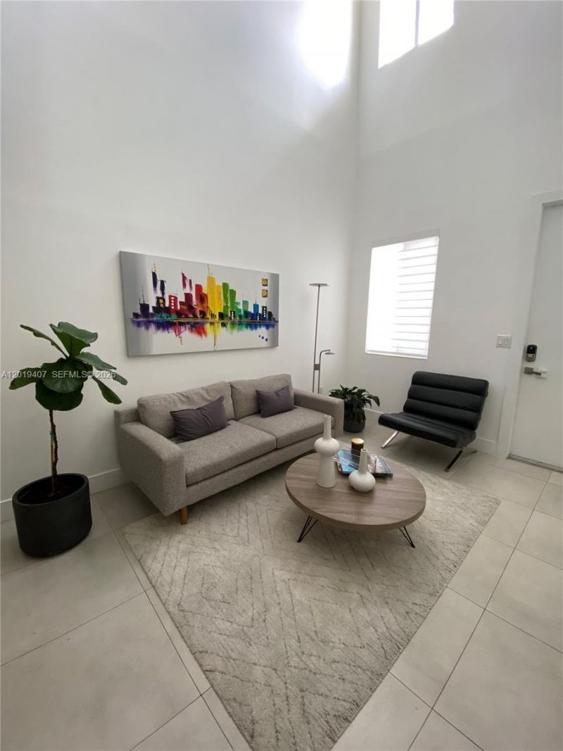 10241 NW 71st Ter , Doral, FL 33178 Photo
