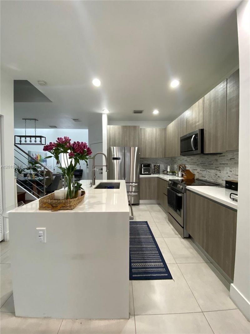10241 NW 71st Ter , Doral, FL 33178 Photo