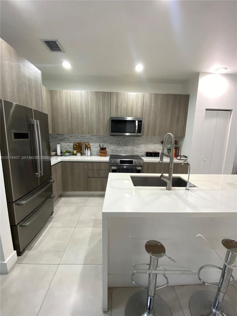 10241 NW 71st Ter , Doral, FL 33178 Photo