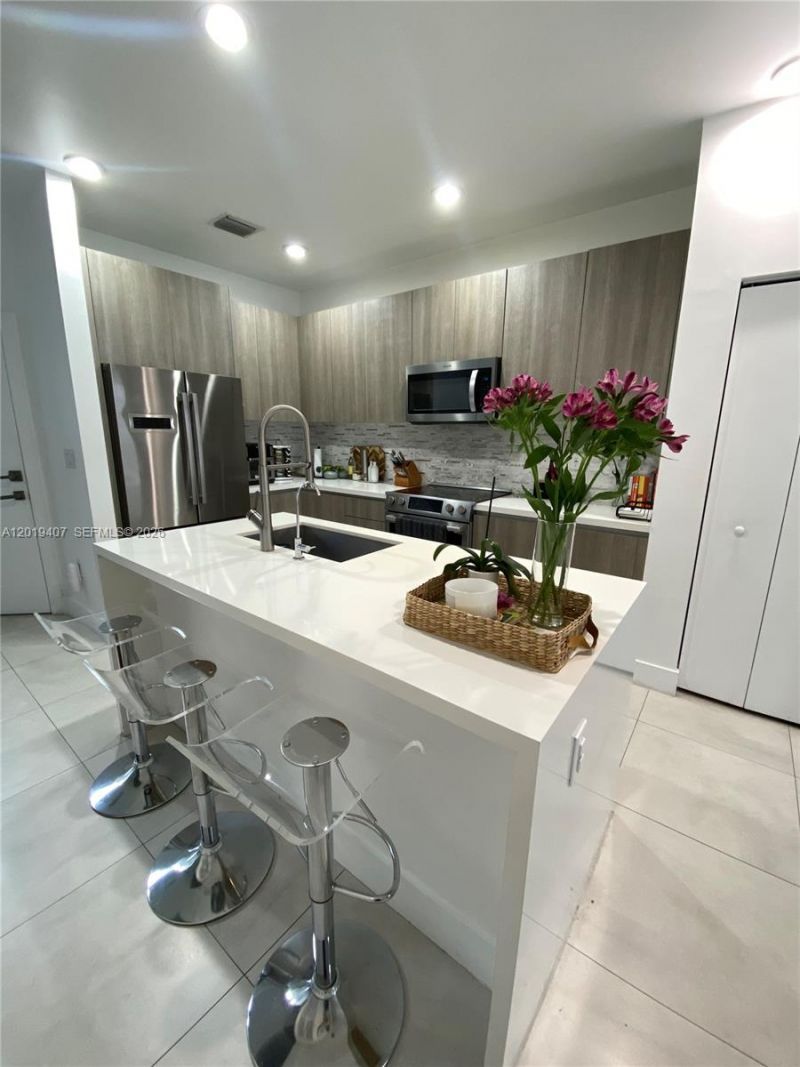 10241 NW 71st Ter , Doral, FL 33178 Photo