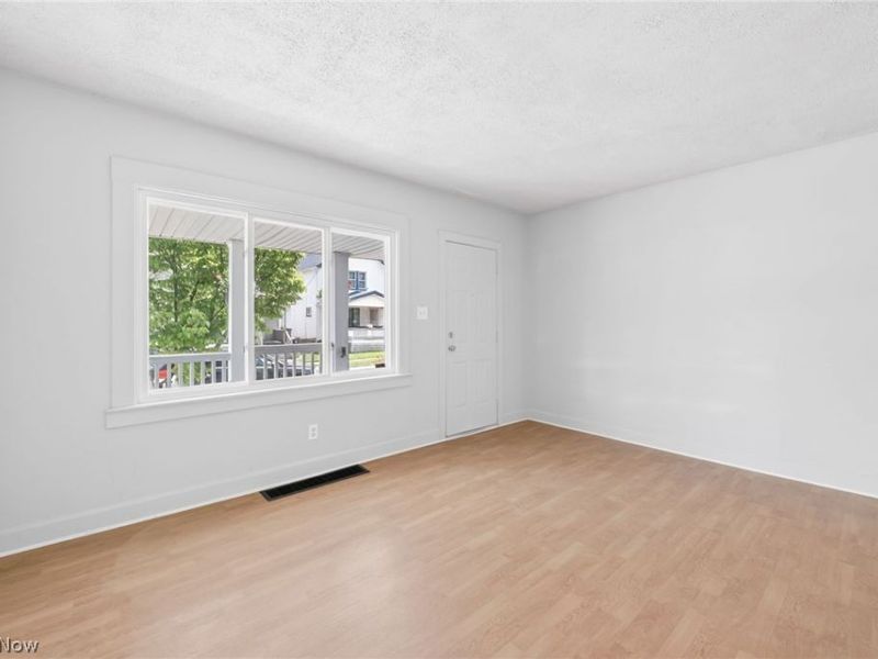 3162 W 104th Street, Cleveland, OH 44111 Photo 3