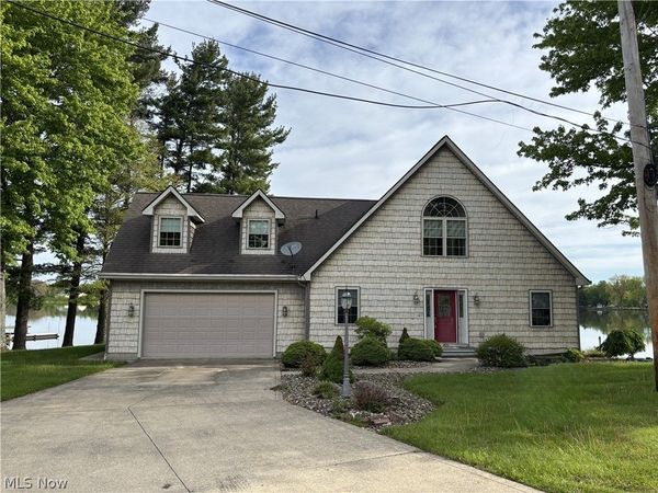 483 Owl Point , Roaming Shores, OH 44084