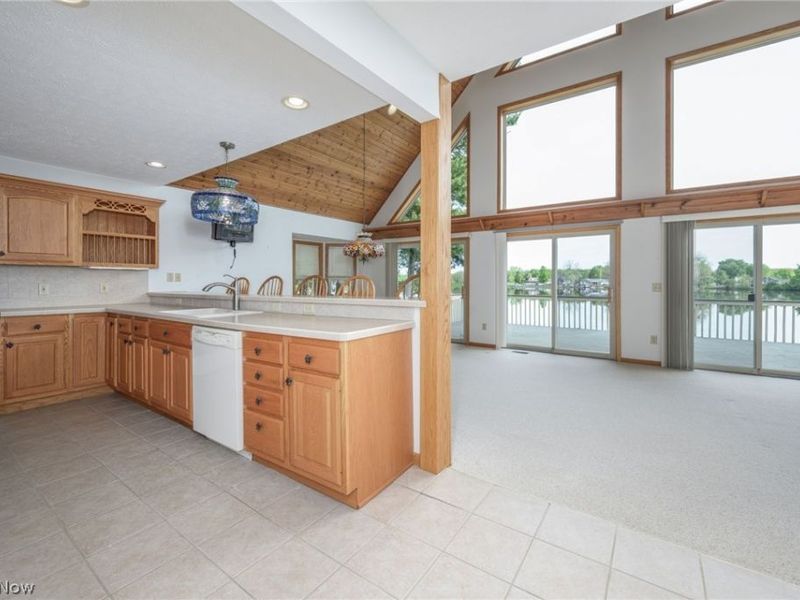 483 Owl Point, Roaming Shores, OH 44084 Photo 13