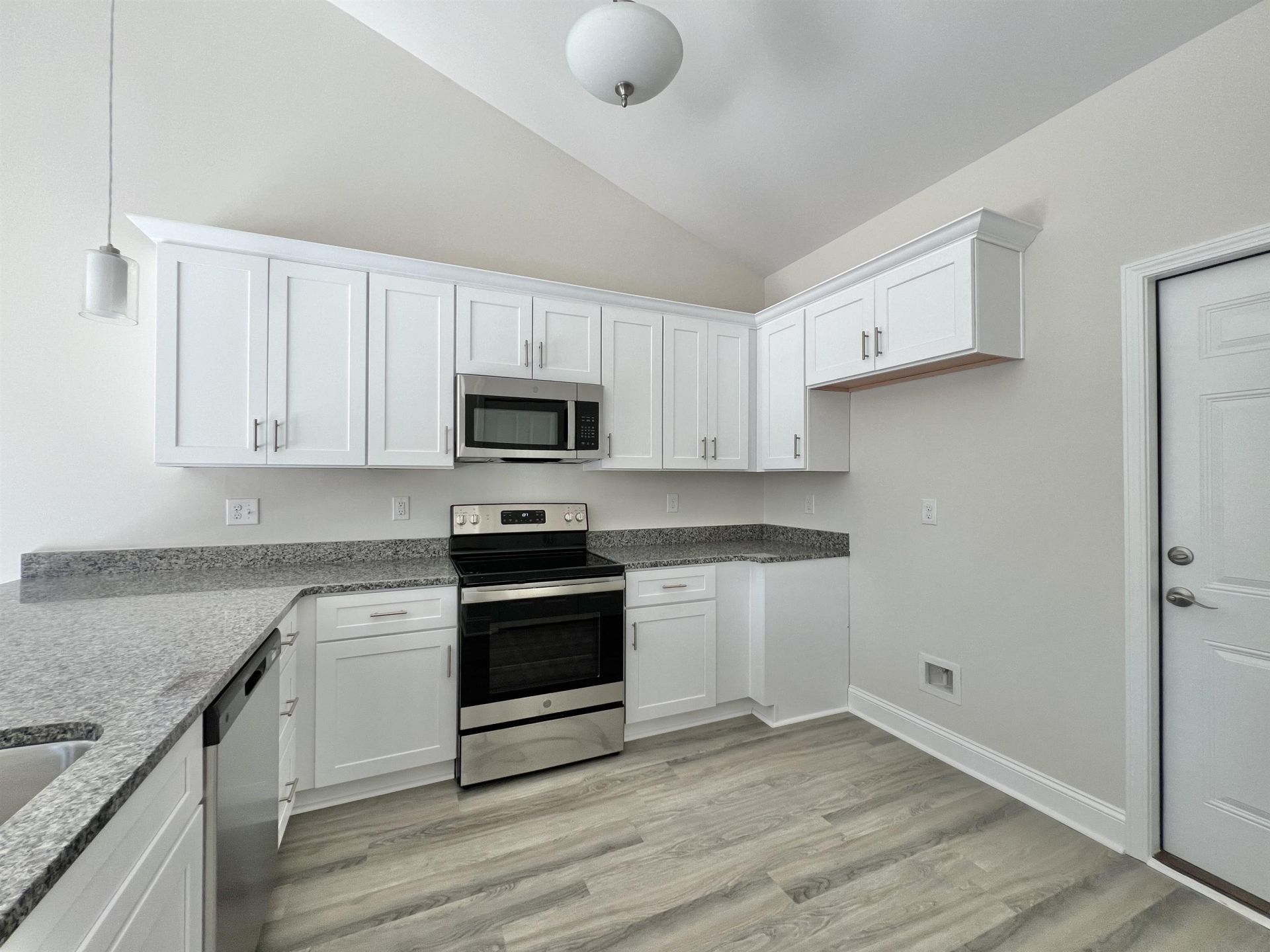 1716 Foster Ave  Photo 10