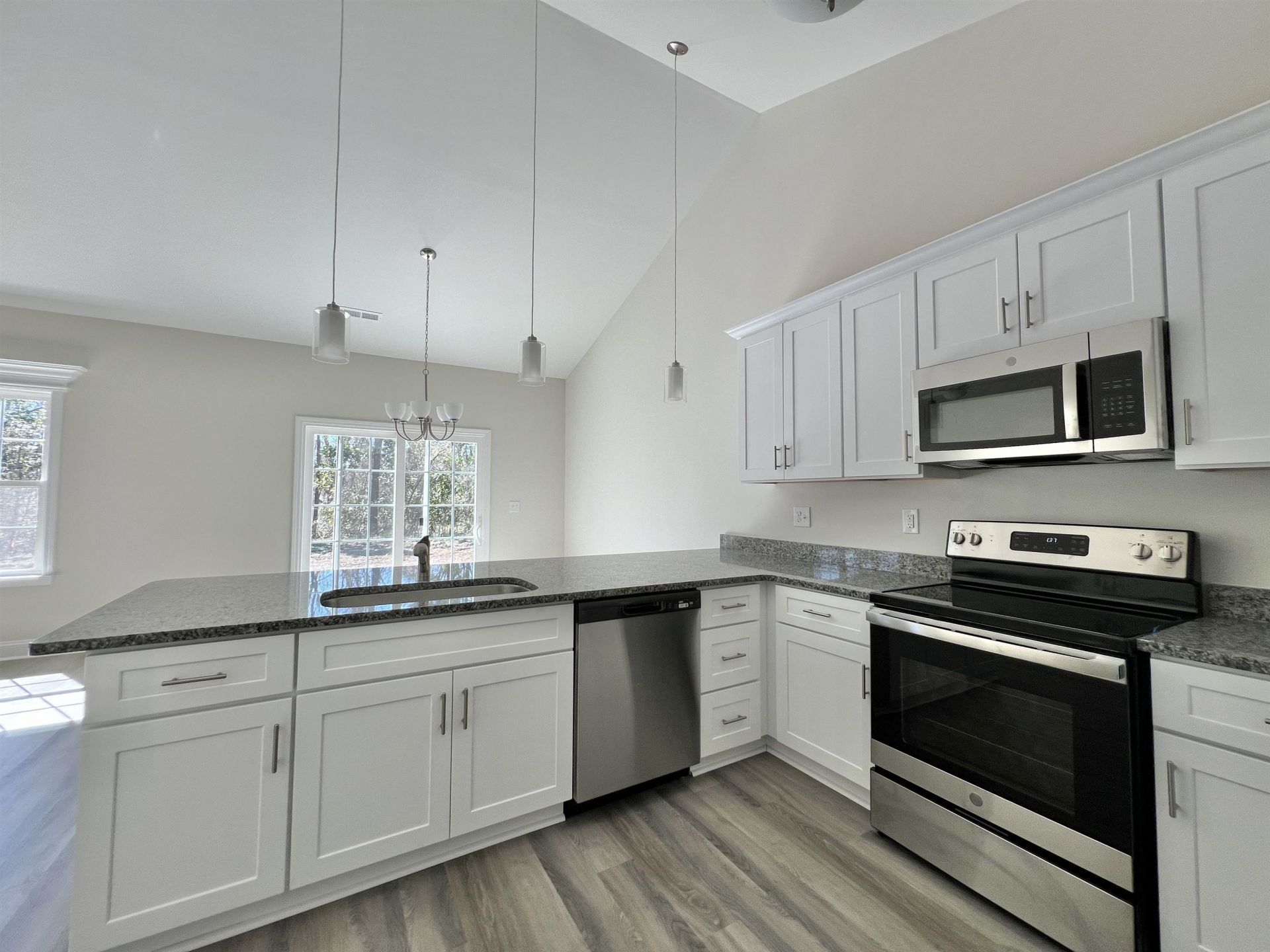 1716 Foster Ave  Photo 11