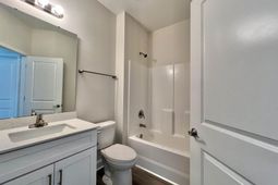 1716 Foster Ave  photo 4