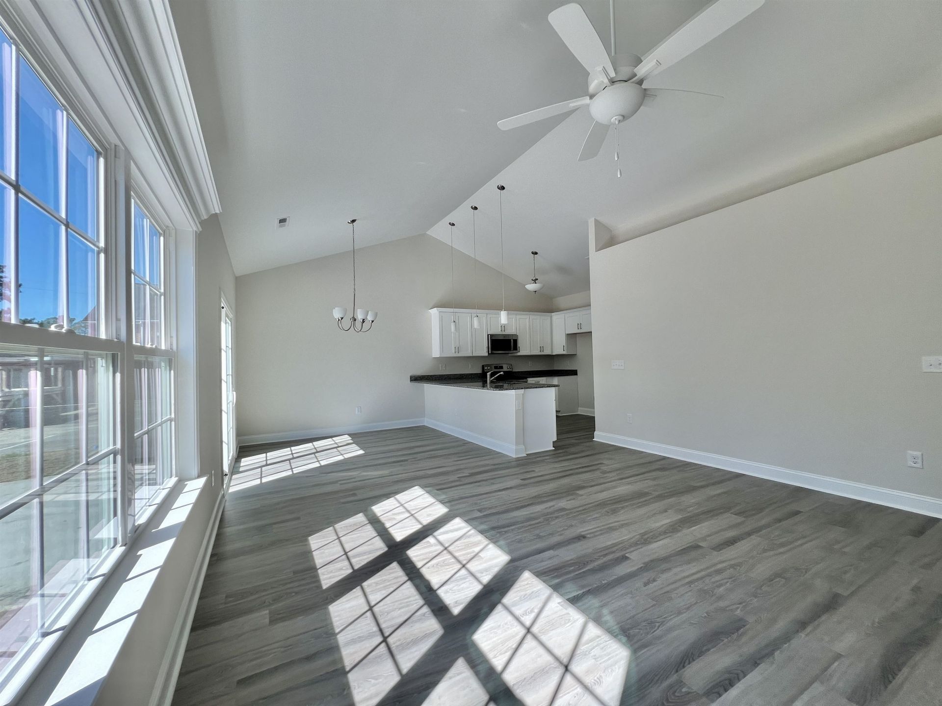 1716 Foster Ave  Photo 8