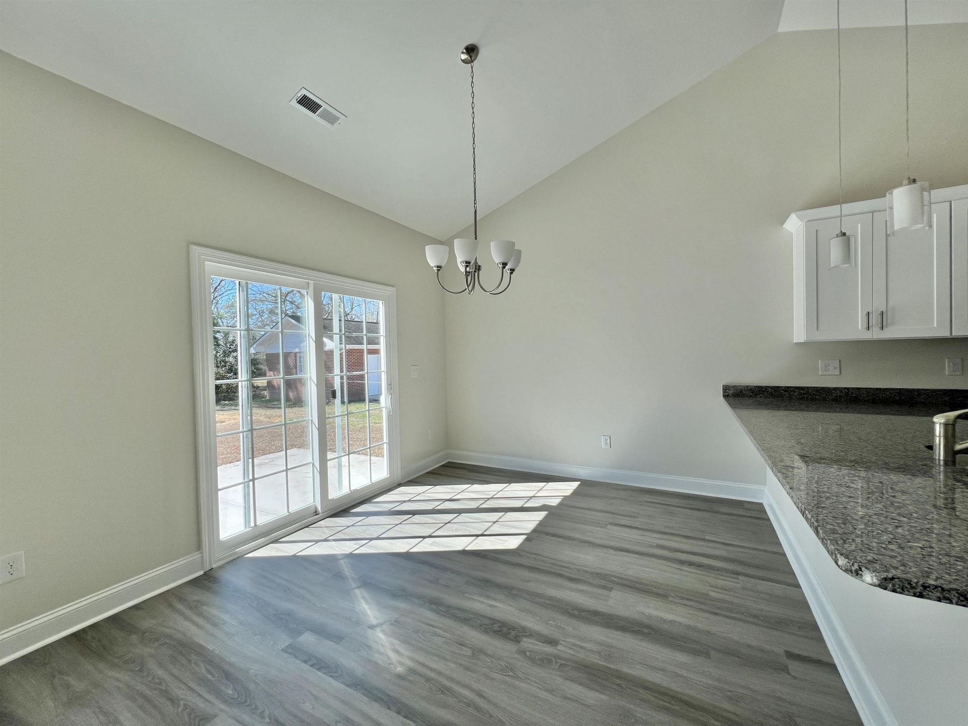 1716 Foster Ave  Photo 9