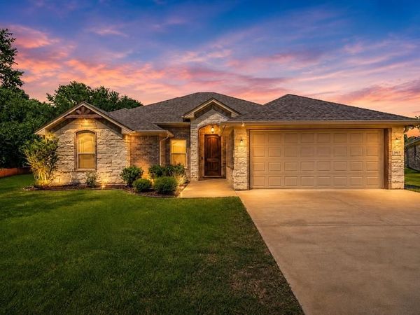 3907 Del Rio Court, Granbury, TX 76049