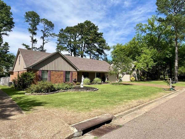 8652 WINE LEAF CV, Germantown, TN 38139