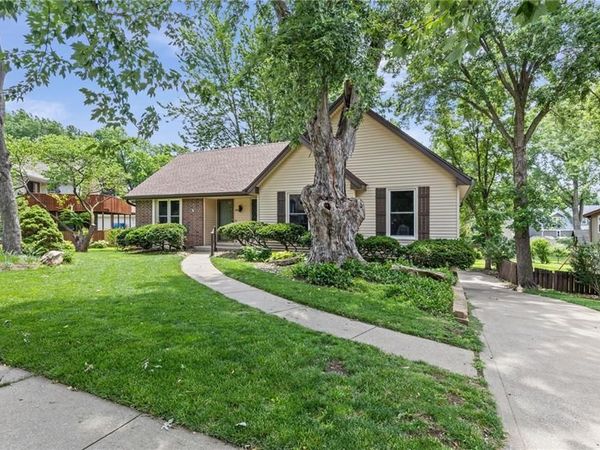 1605 High Drive, Liberty, MO 64068