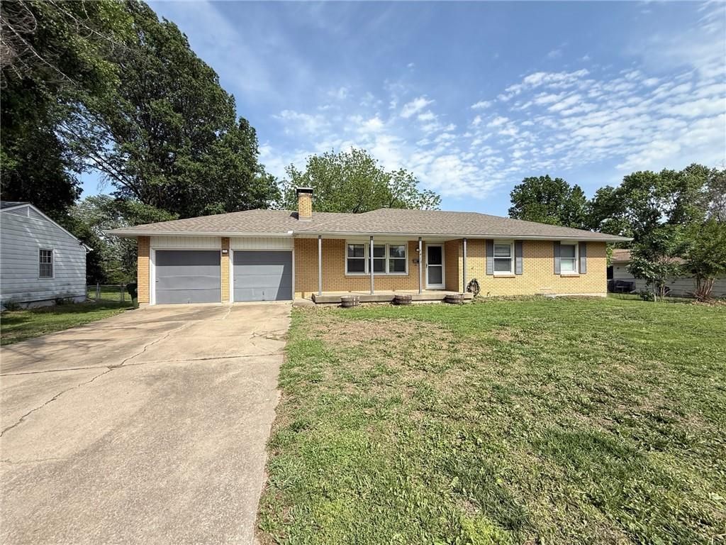 7413 Hedges Avenue, Raytown, MO 64133 Main Photo