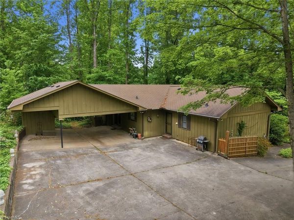 1021 Benjamin Parkway , Greensboro, NC 27408