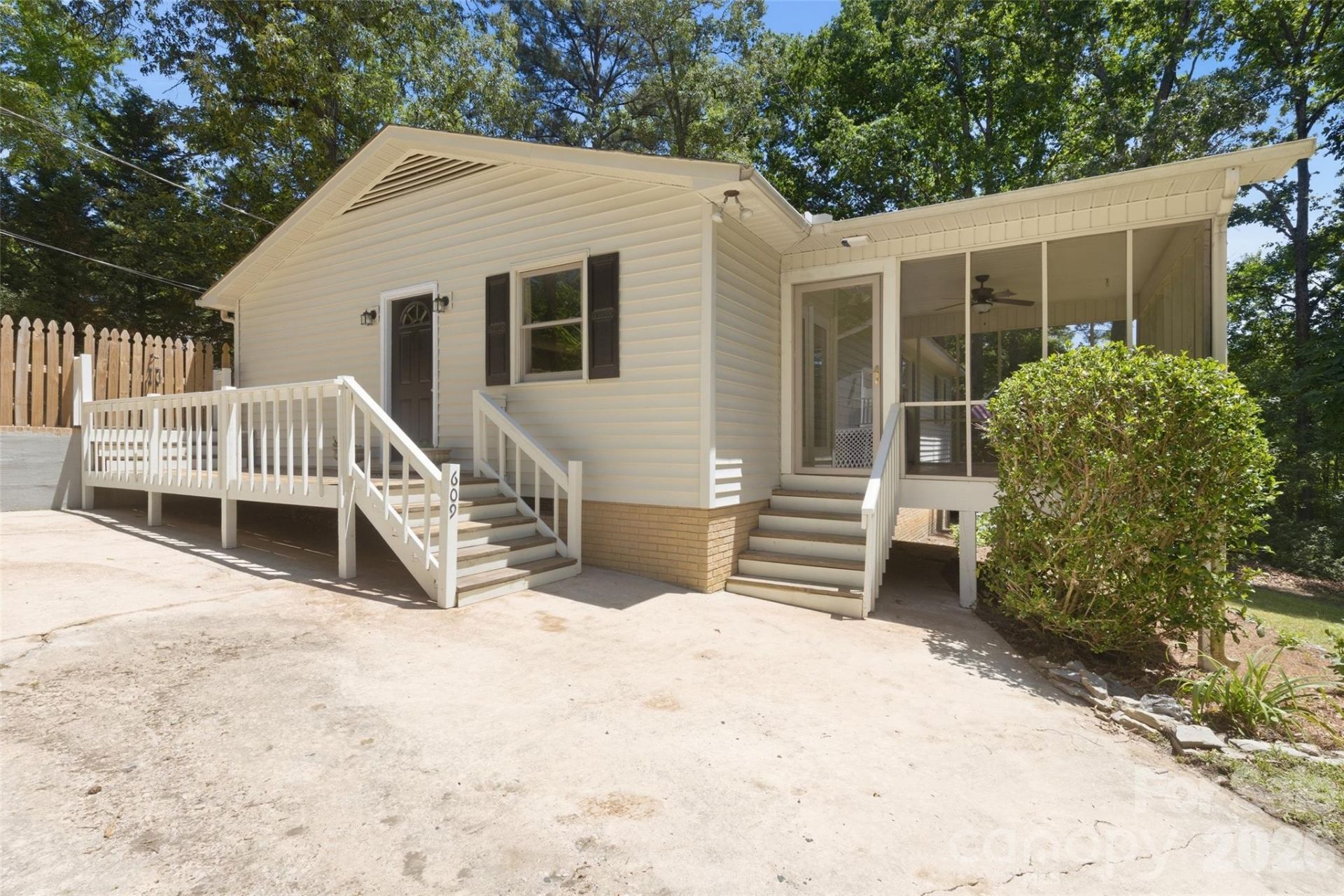609 Davis Street, Lancaster, SC 29720 Main Photo