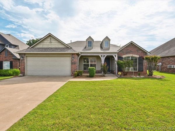 11015 S Lawrence Street , Jenks, OK 74037