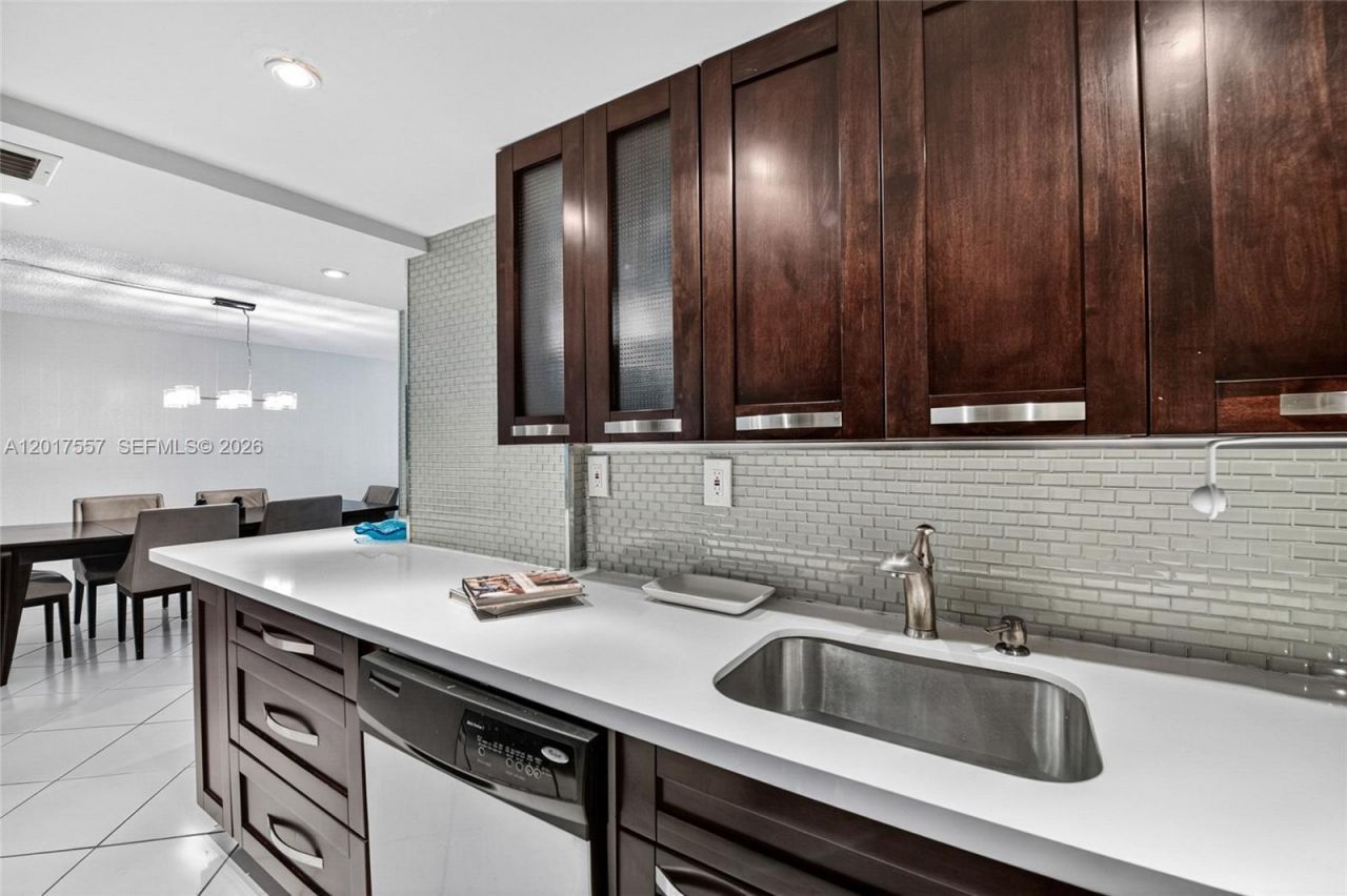 2401 Collins Ave, Unit 1107, Miami Beach, FL 33140 Photo