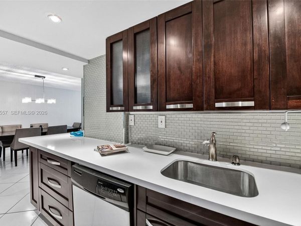2401 Collins Ave , Unit 1107, Miami Beach, FL 33140