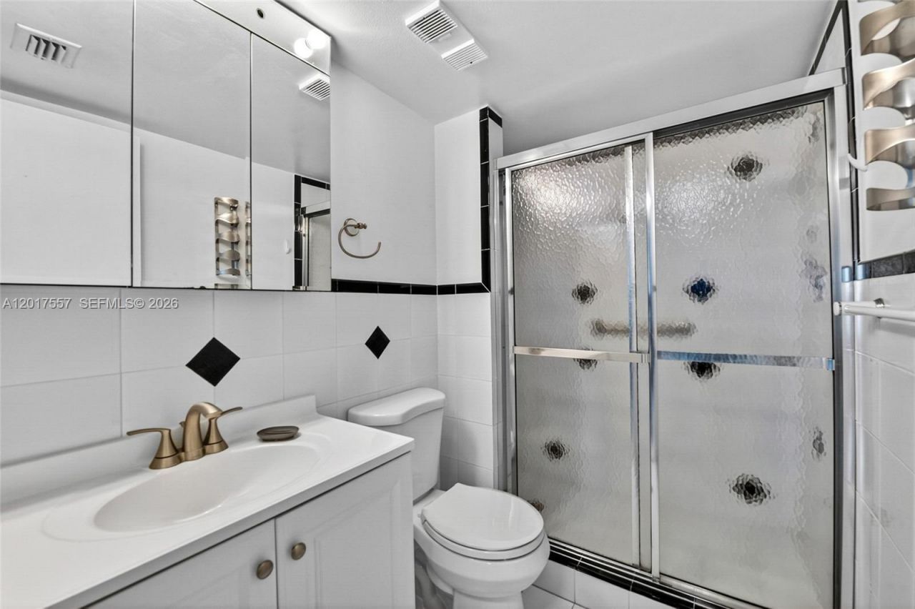 2401 Collins Ave, Unit 1107, Miami Beach, FL 33140 Photo