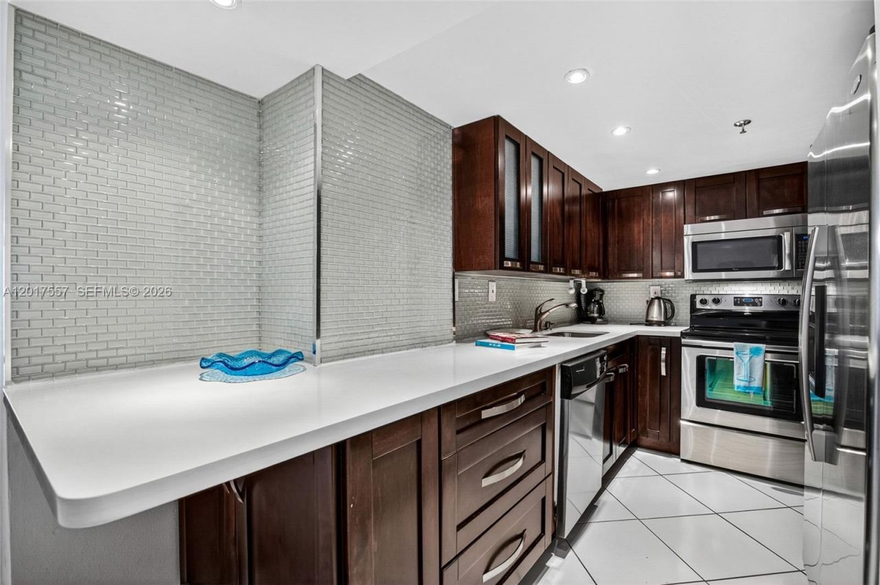 2401 Collins Ave, Unit 1107, Miami Beach, FL 33140 Photo