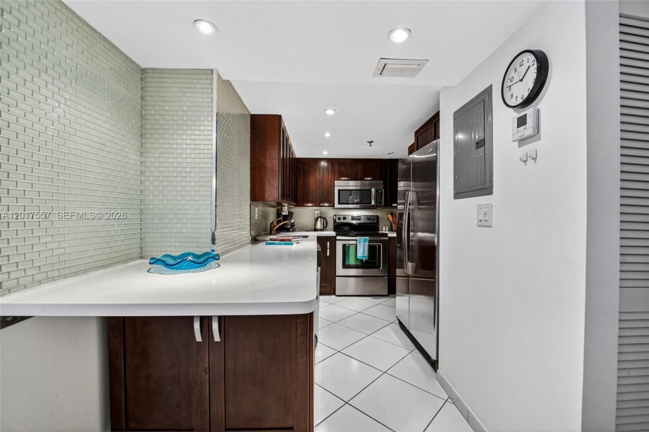 2401 Collins Ave, Unit 1107, Miami Beach, FL 33140 Photo