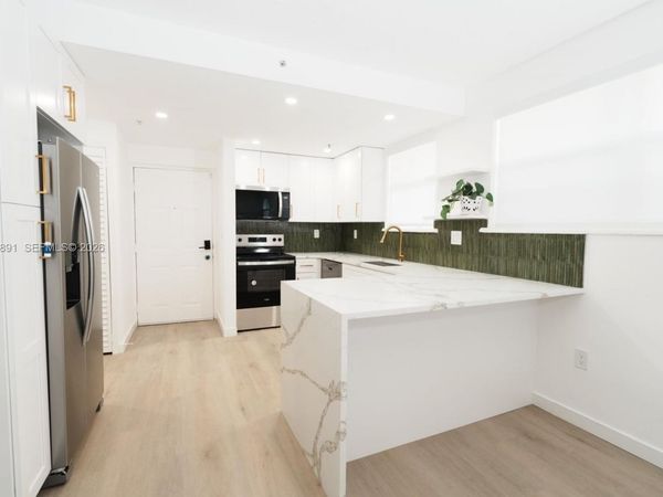 3052 SW 27th Ave , Unit 102, Miami, FL 33133