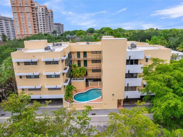525 Coral Way , Unit 402, Coral Gables, FL 33134