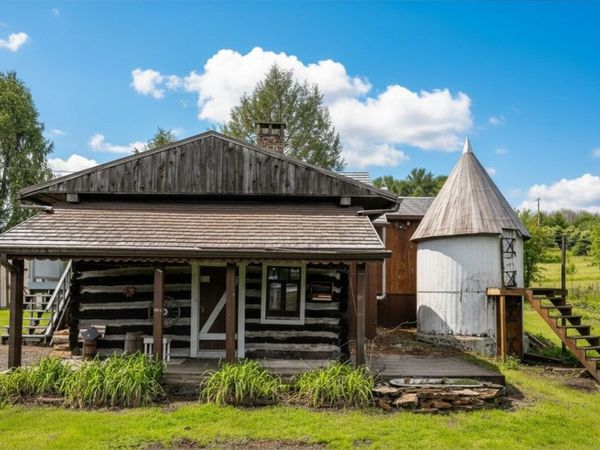 62 Stutzman Rd, Seward, PA 15954