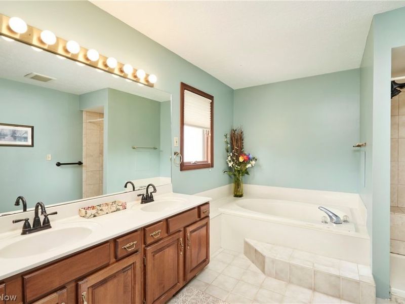 2796 Greenspire Circle, Akron, OH 44333 Photo 23