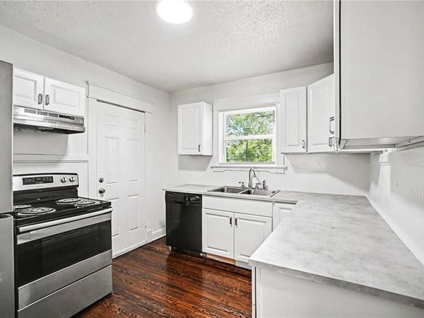 8401 Paseo Boulevard, Kansas City, MO 64131