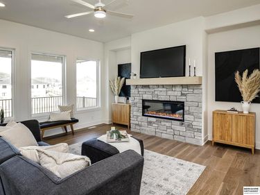 11403 S 191st Avenue , Gretna, NE 68028