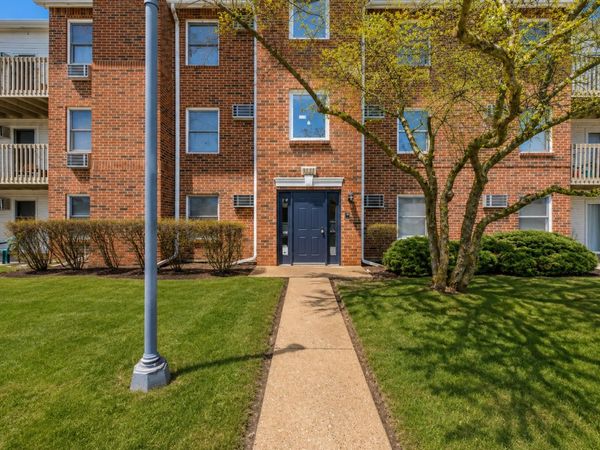 1332 Cunat Court , Unit 2B, Lake In The Hills, IL 60156