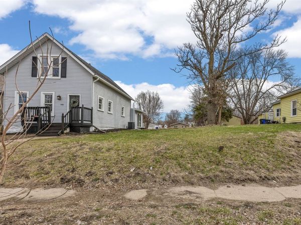 1110 9th Street SE, Cedar Rapids, IA 52401
