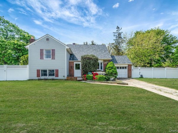 52 Garden Lane , Centereach, NY 11720