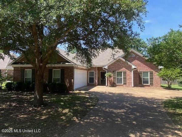 129 Middle Field Drive, Canton, MS 39046