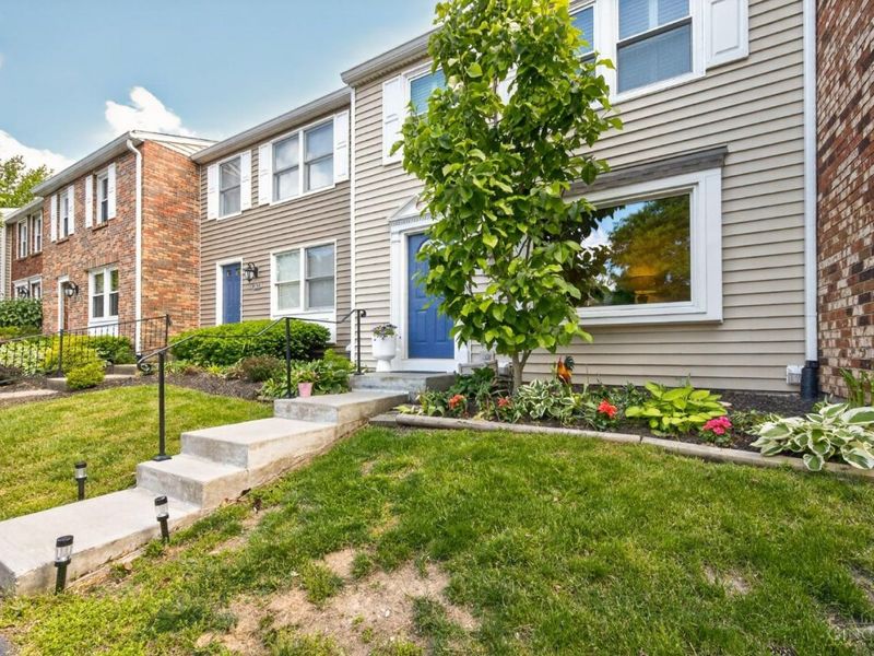 2859 Mossy Brink Court, Maineville, OH 45039 Photo 2