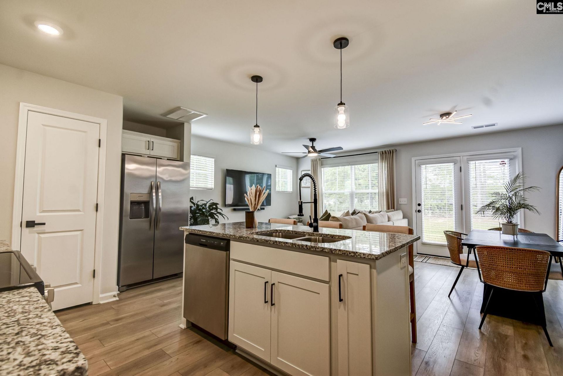 421 Nutsedge Court  Photo 6