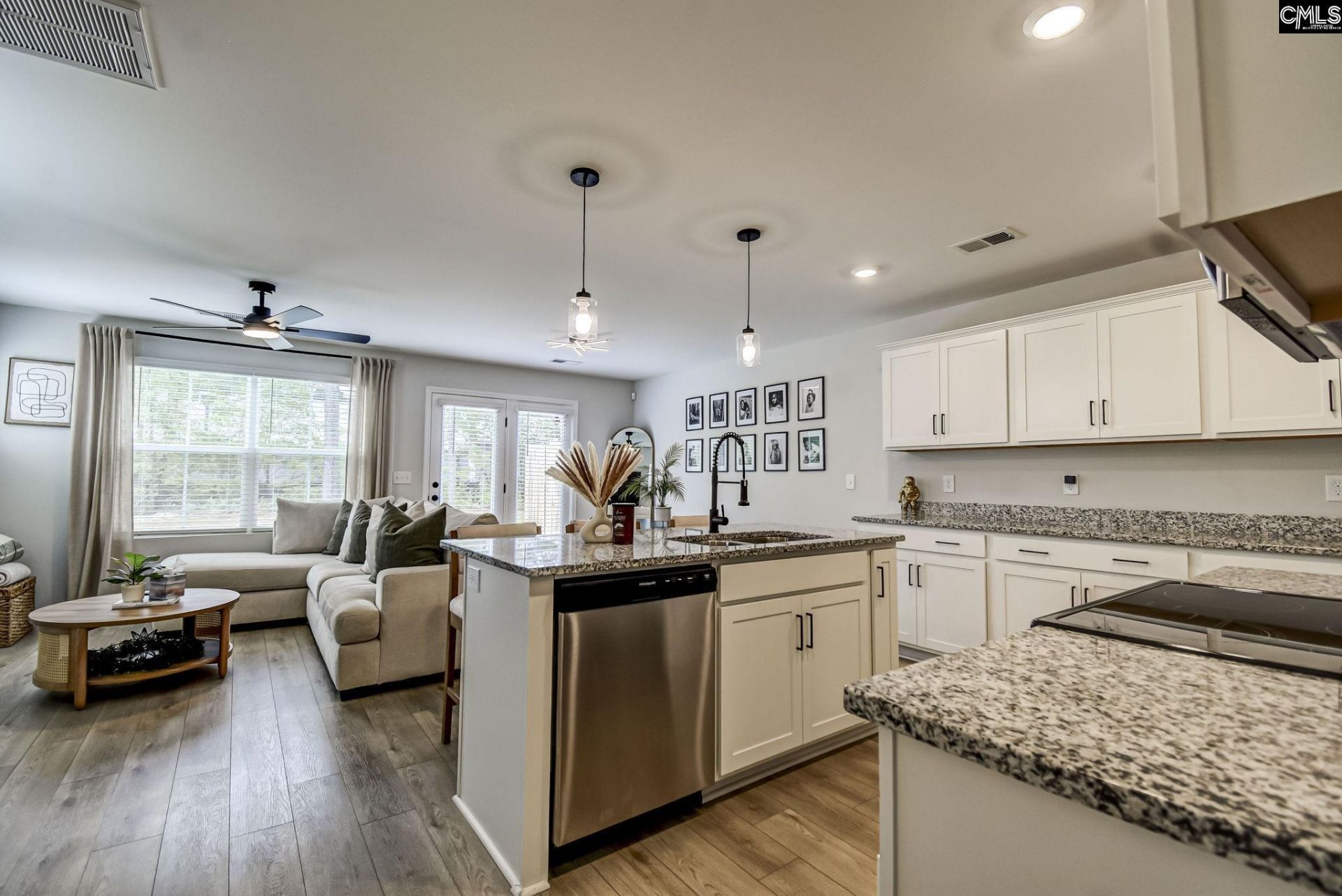 421 Nutsedge Court  Photo 7