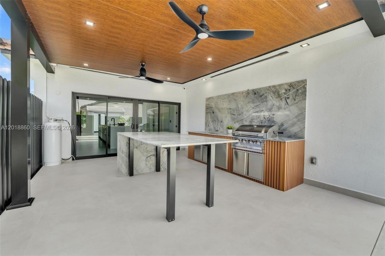 8865 NW 148th Ter , Miami Lakes, FL 33018 Photo