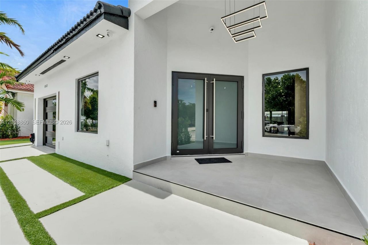 8865 NW 148th Ter , Miami Lakes, FL 33018 Photo