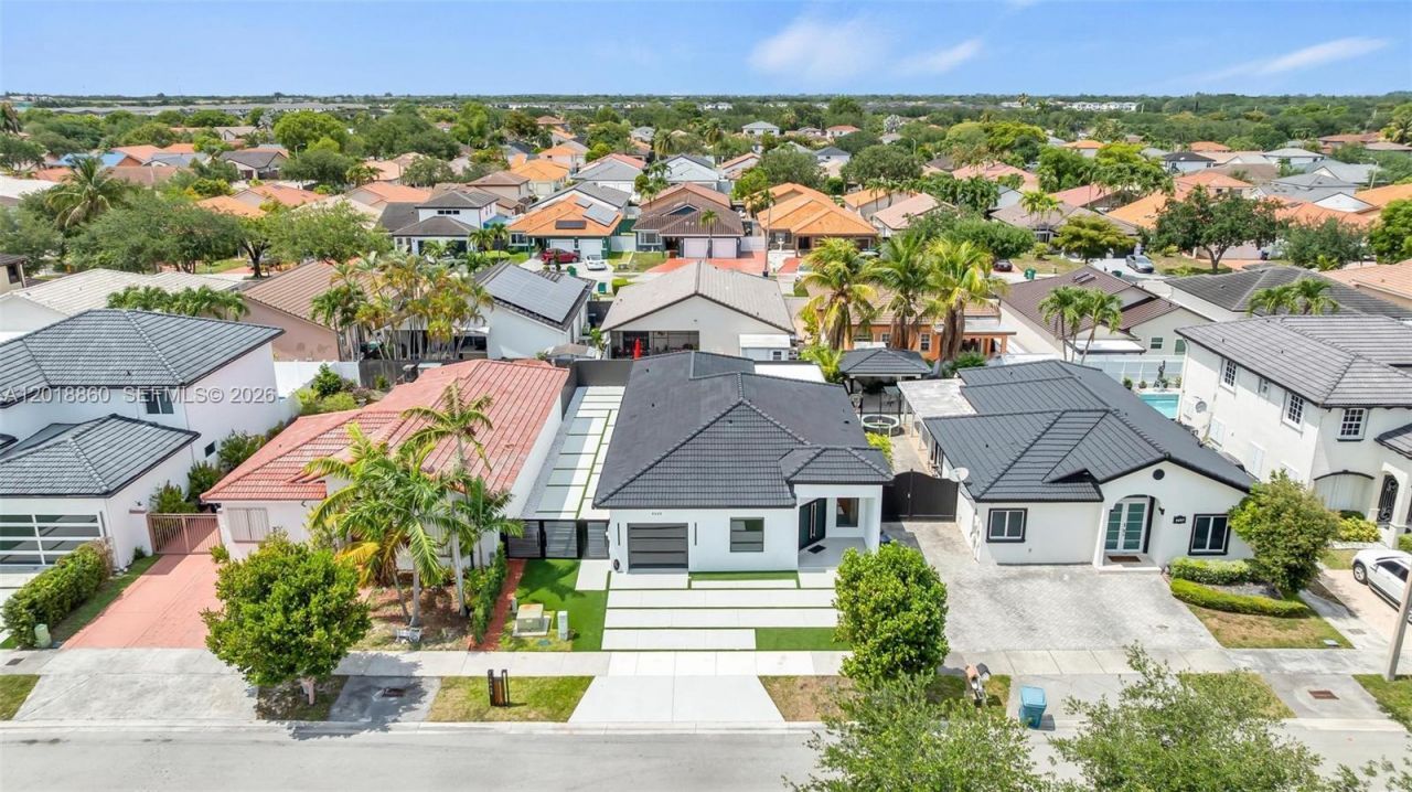 8865 NW 148th Ter , Miami Lakes, FL 33018 Photo