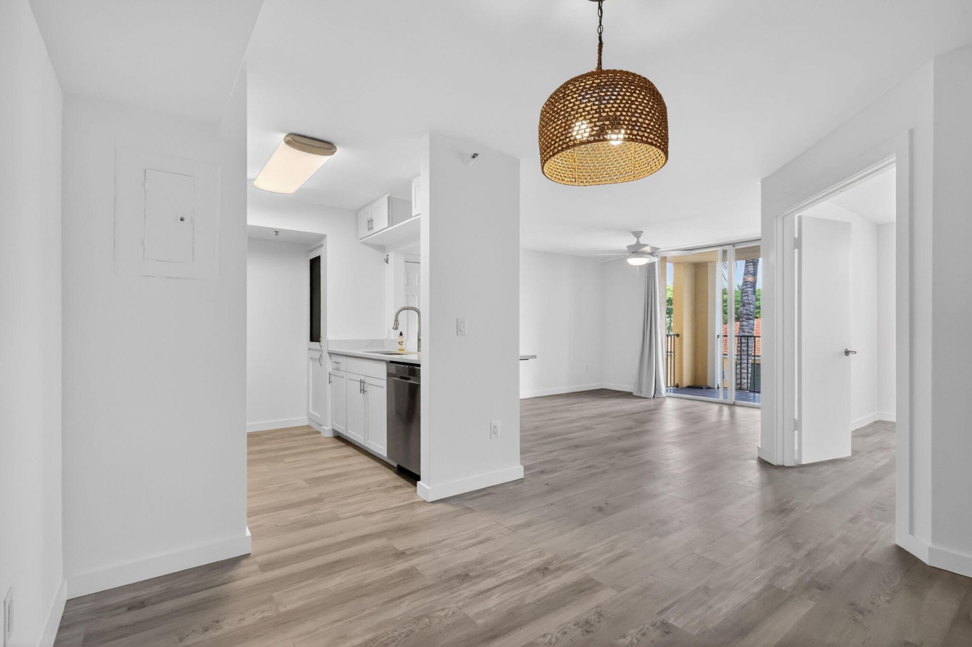 103 Yacht Club Way, Unit 205, Hypoluxo, FL 33462 Photo