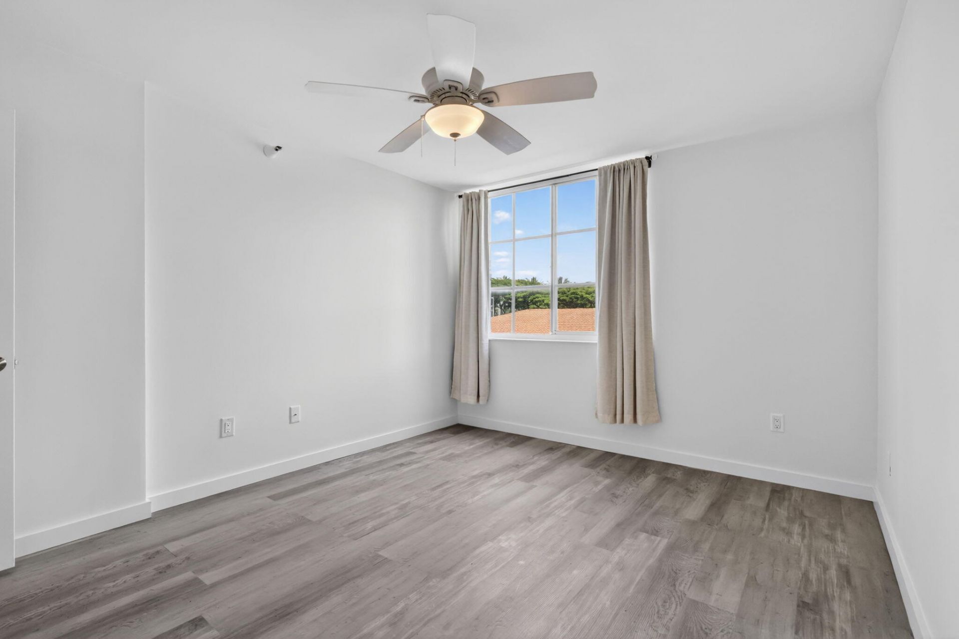 103 Yacht Club Way, Unit 205, Hypoluxo, FL 33462 Photo