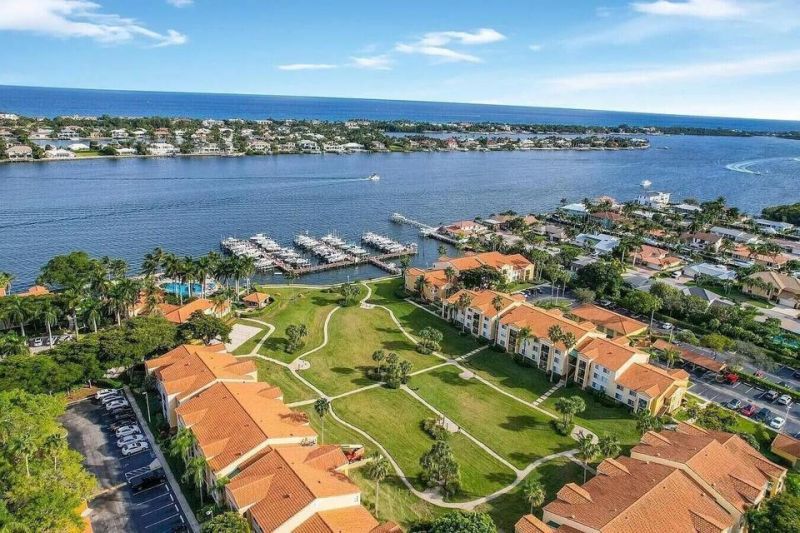 103 Yacht Club Way, Unit 205, Hypoluxo, FL 33462 Photo