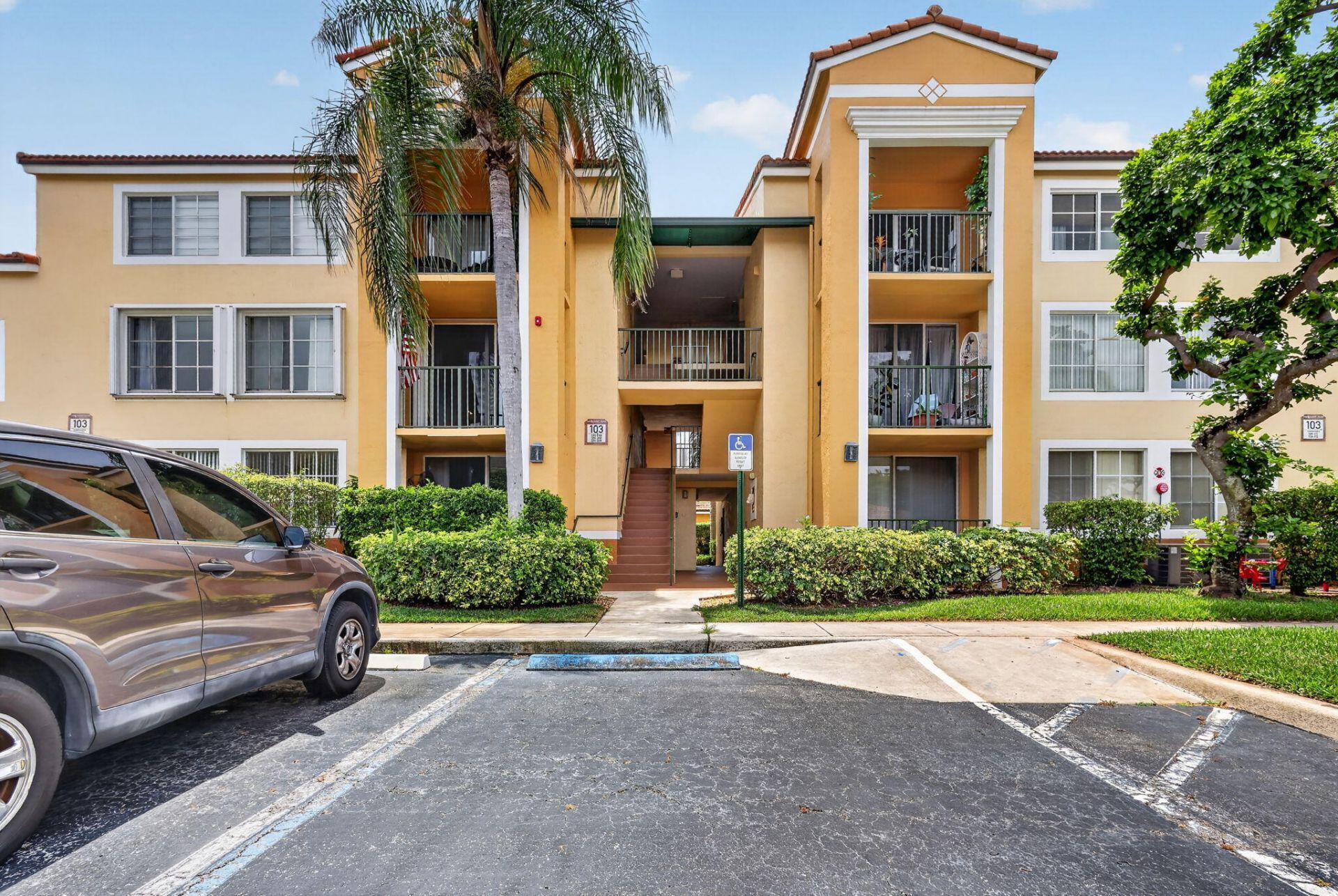 103 Yacht Club Way, Unit 205, Hypoluxo, FL 33462 Photo