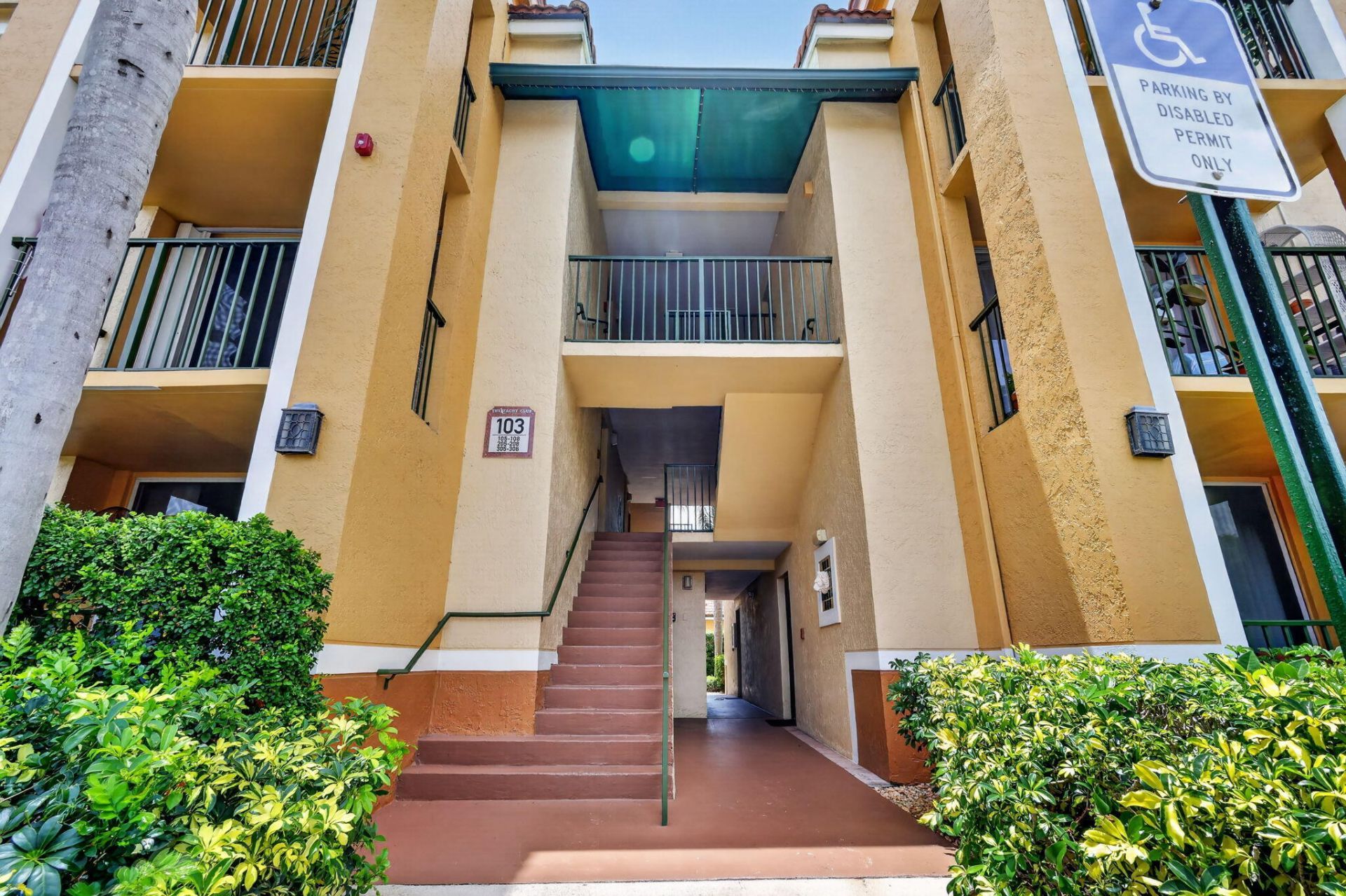 103 Yacht Club Way, Unit 205, Hypoluxo, FL 33462 Photo