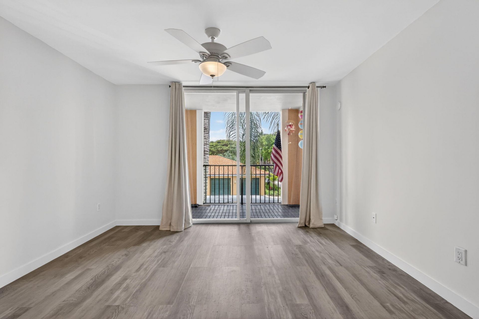 103 Yacht Club Way, Unit 205, Hypoluxo, FL 33462 Photo