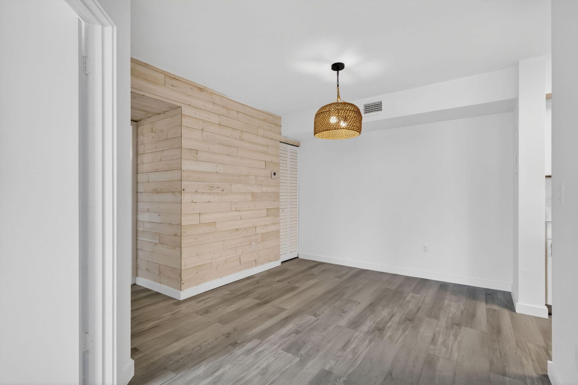 103 Yacht Club Way, Unit 205, Hypoluxo, FL 33462 Photo