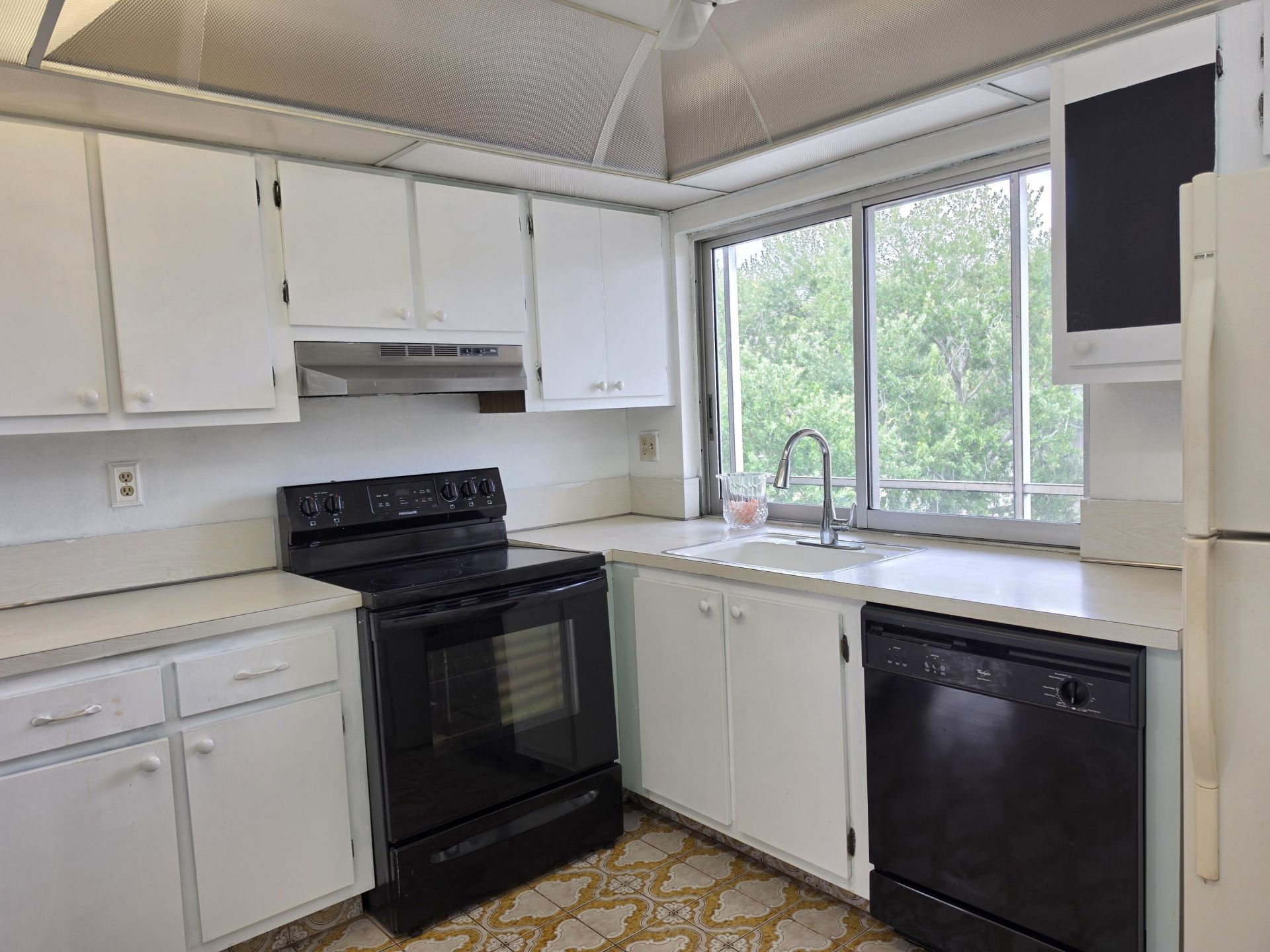9330 Lime Bay Boulevard, Unit 301, Tamarac, FL 33321 Photo