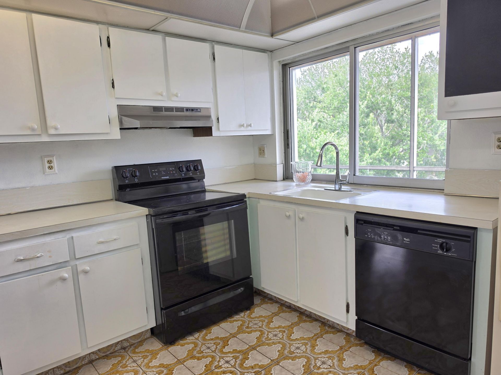 9330 Lime Bay Boulevard, Unit 301, Tamarac, FL 33321 Photo